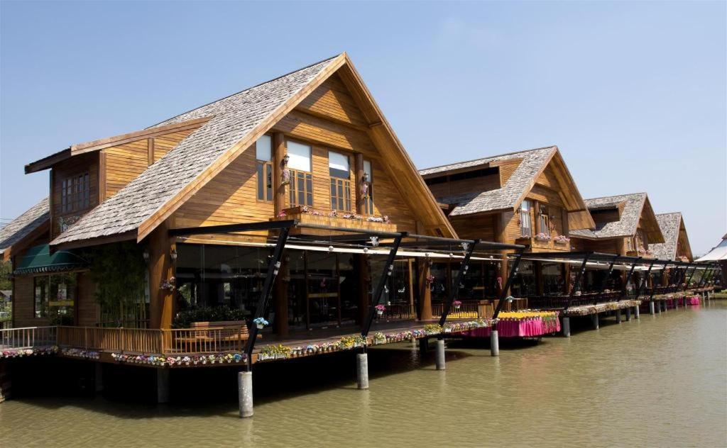 Sarita Chalet & Spa Hotel - Sha Extra Plus Bãi biển Jomtien Ngoại thất bức ảnh
