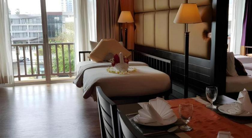 Sarita Chalet & Spa Hotel - Sha Extra Plus Bãi biển Jomtien Ngoại thất bức ảnh