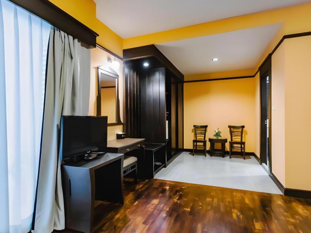 Sarita Chalet & Spa Hotel - Sha Extra Plus Bãi biển Jomtien Ngoại thất bức ảnh